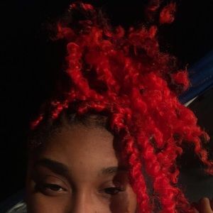 Meet your Posher, Dejanira